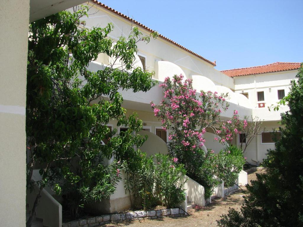 Skoutari Beach Hotel Exterior photo